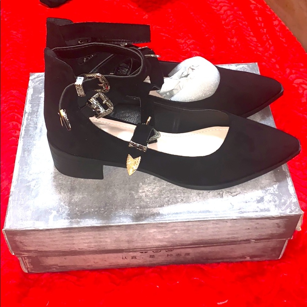 Black Flats!!